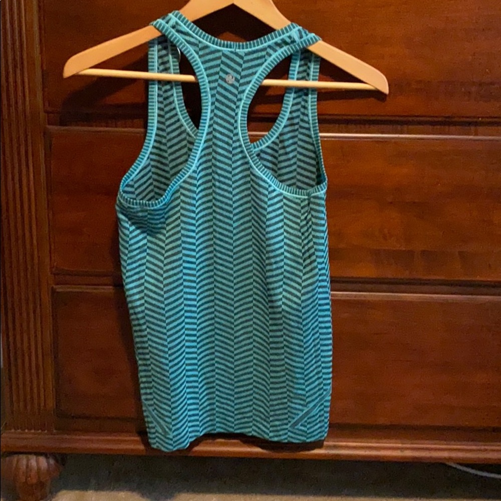 Lululemon Swiftly Tech Racerback, Size 6 - Picture 3 of 5